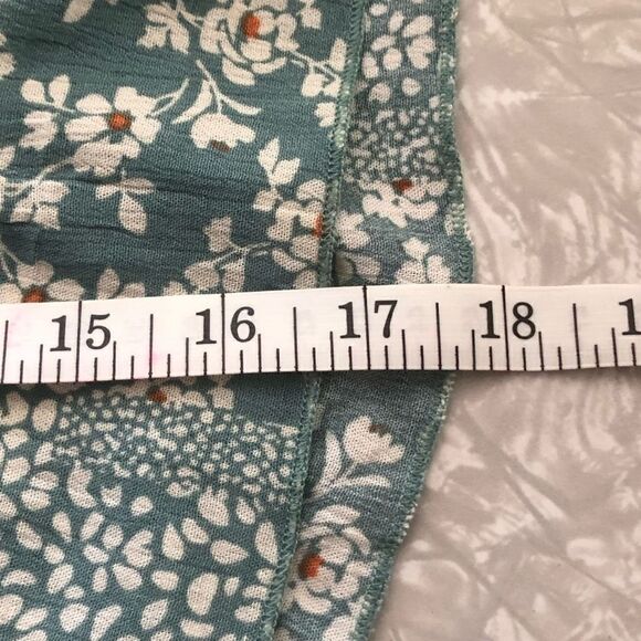 andthewhy green peasant flare belle sleeve patchwork ditzy floral top blouse - Picture 11 of 11